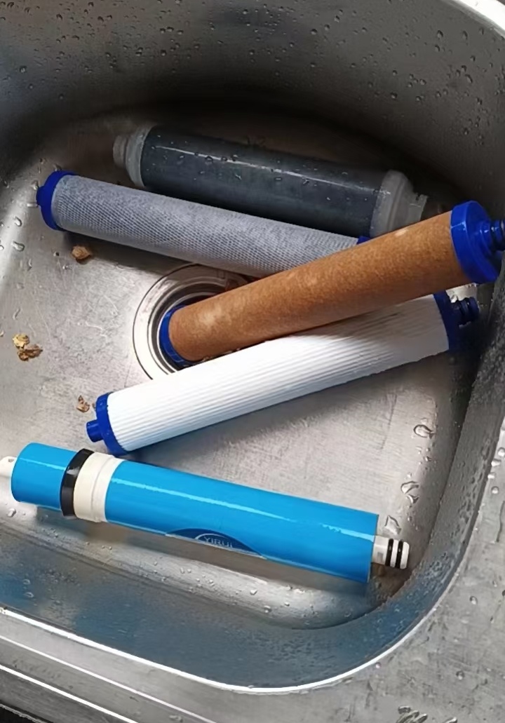 家里净水器换滤芯后水质更好了